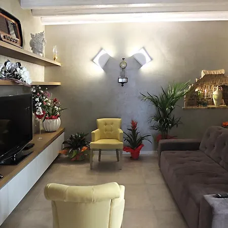 Guest house Notti O' Tunn Luxury In Centro 3*