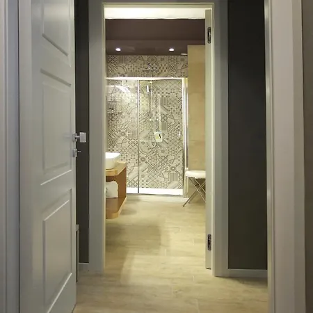 Guest house Notti O' Tunn Luxury In Centro 3*